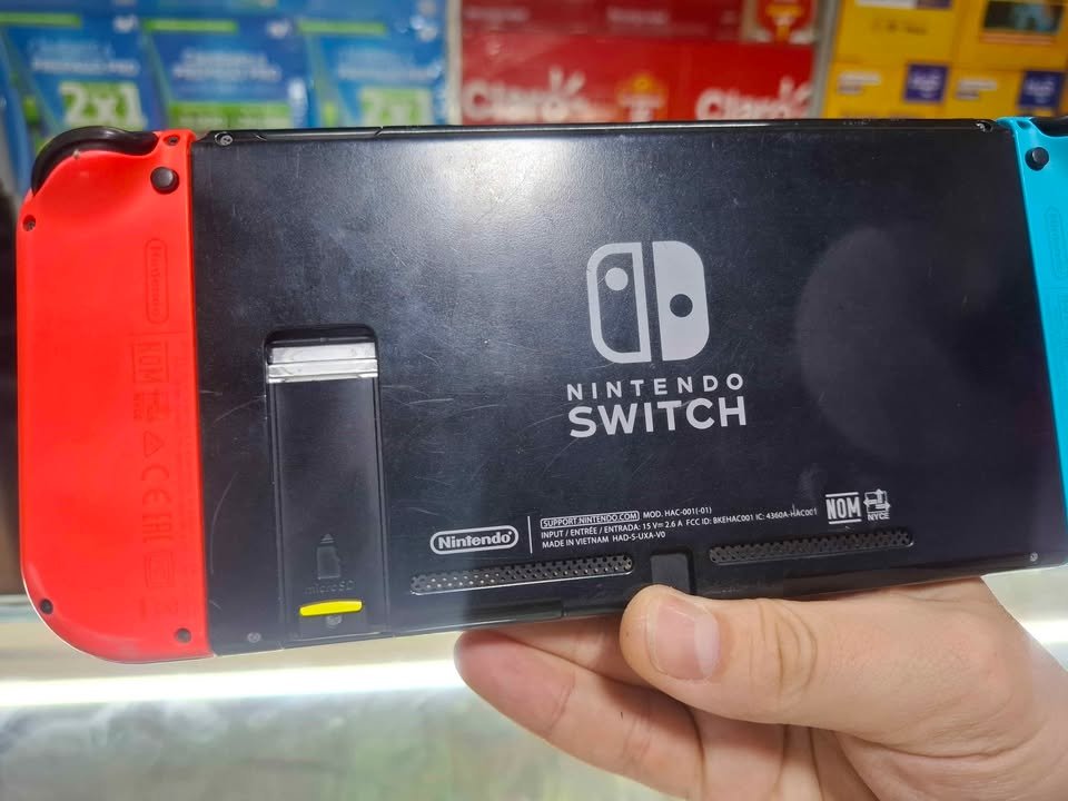 Nintendo Switch Standart 256Gb y 8 juegos - Imagen 3