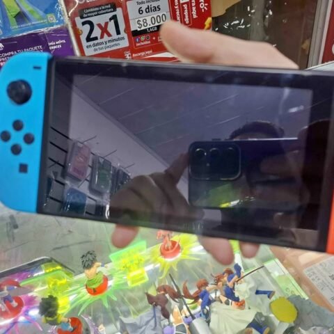 Nintendo Switch Standart 256Gb y 8 juegos